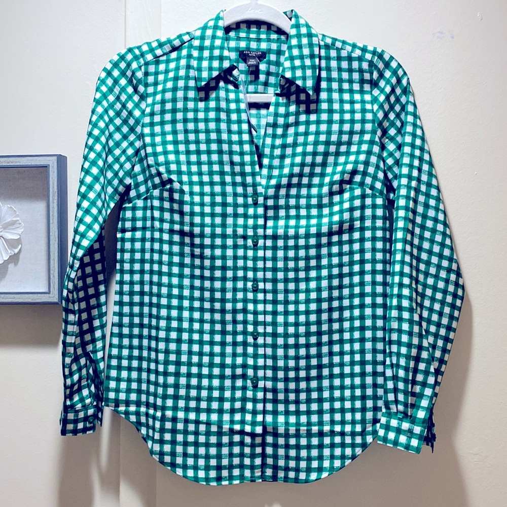 Ann Taylor essential blouse